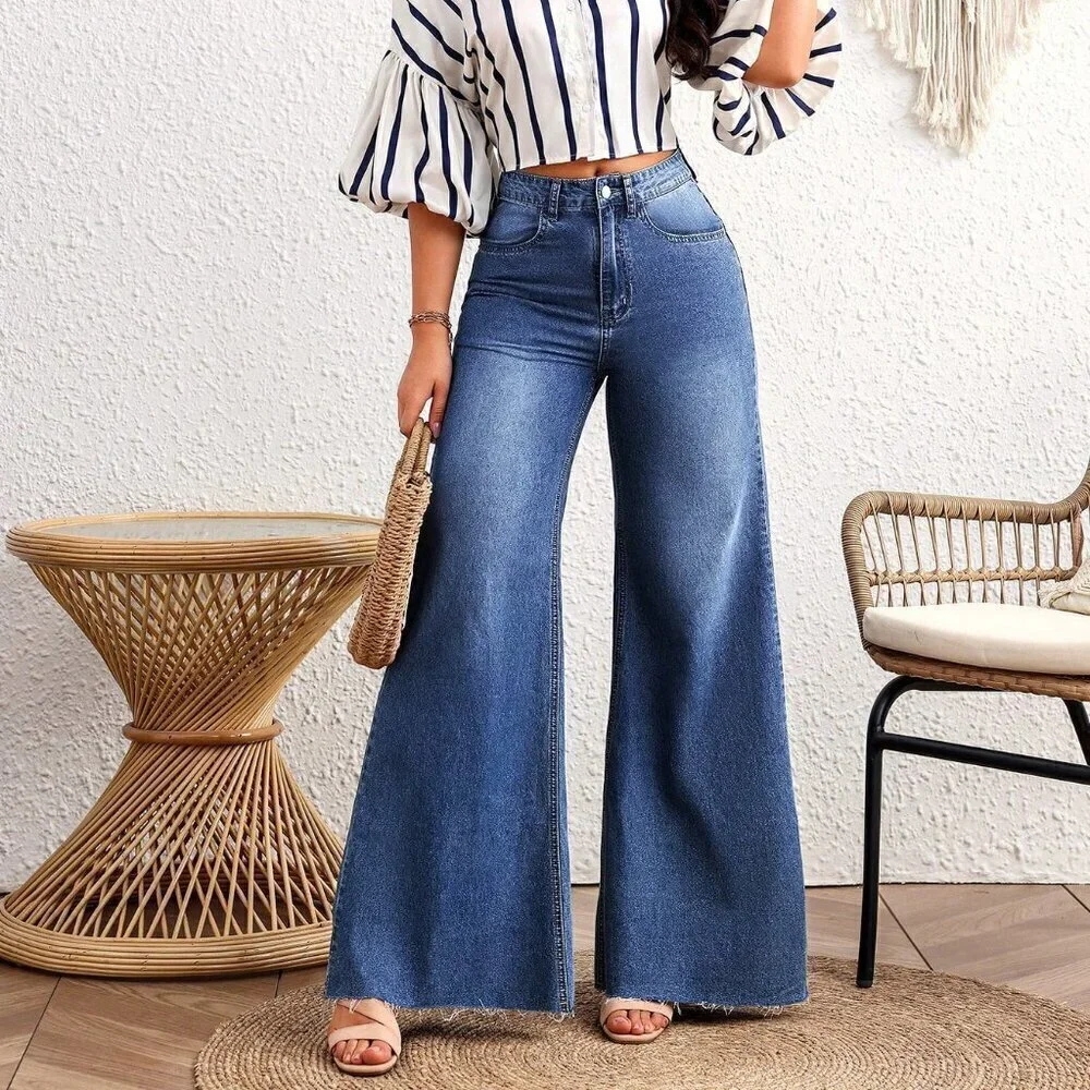 Dark Wash Casual Women's Loose-Fit Wide Leg Jeans w/Frayed Hem & Side Pockets - Picture 1 of 6